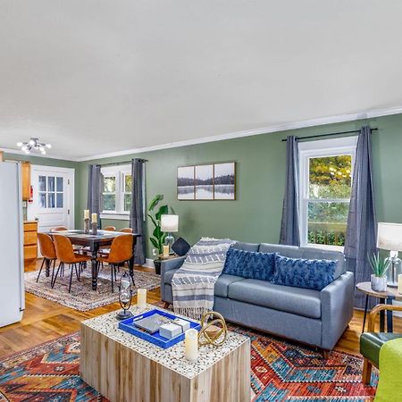 New River Gorge Cottage W Hot Tub, Fire Pit, Grill Oak Hill Экстерьер фото