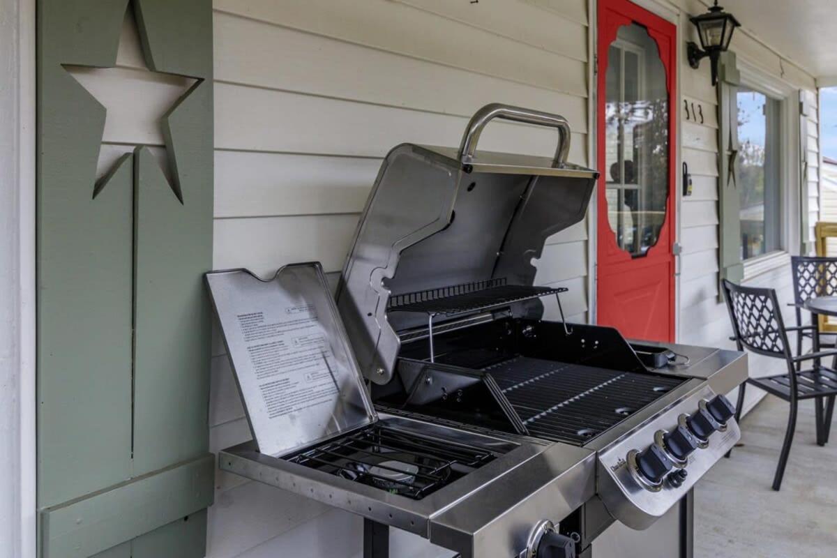 New River Gorge Cottage W Hot Tub, Fire Pit, Grill Oak Hill Экстерьер фото